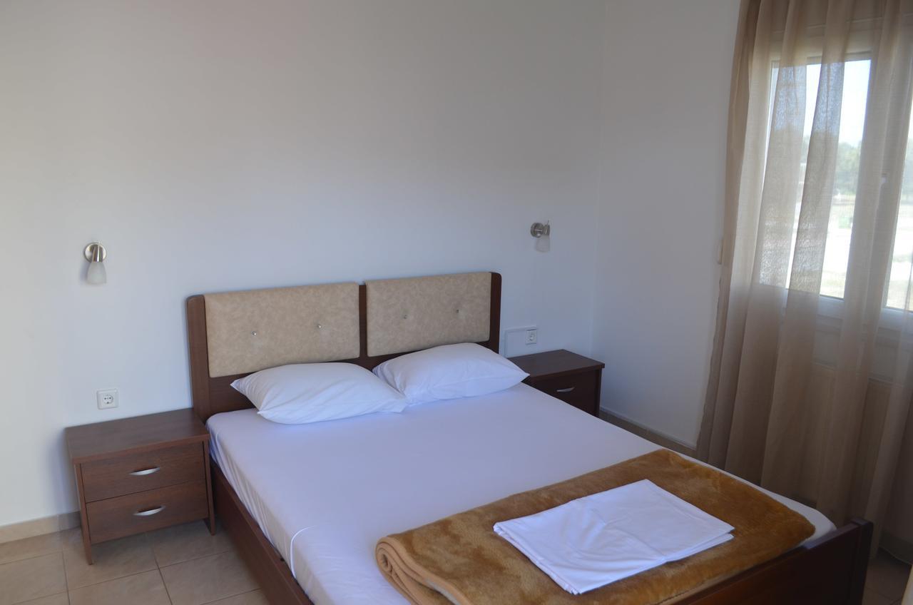 קראמוטי Irini Apartments מראה חיצוני תמונה